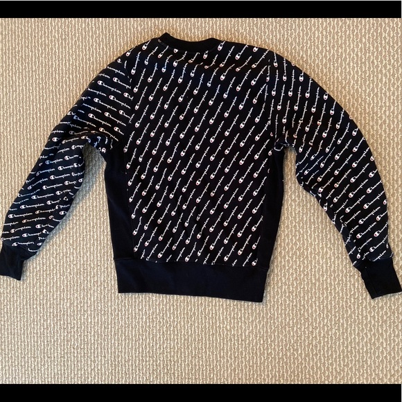 CHAMPION Round Neck Signature Sweatshirt/Unisex - Picture 2 of 7